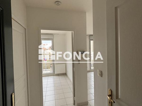 Location Appartement 2 pièces 38.99 m² - Champagne Au Mont 69410