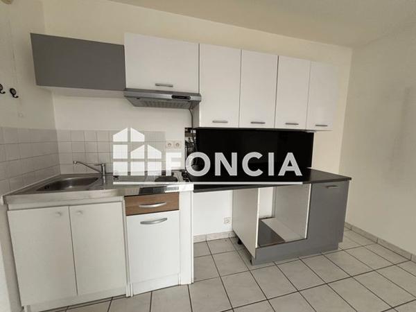 Location Appartement 2 pièces 38.99 m² - Champagne Au Mont 69410