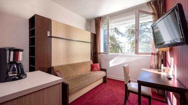 INVESTISSEMENT LOCATIF  GRENOBLE  Résidence tourisme Kosy Les Cèdres  7,01 % de rentabilité