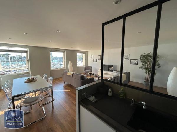 Appartement à louer 3 pièces 145m²