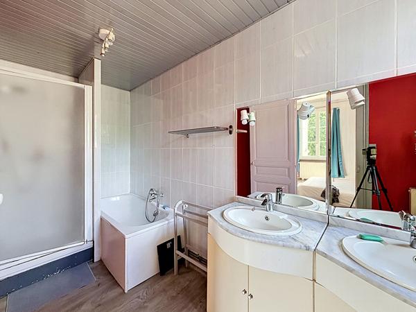Achat maison bourgeoise sur Poce Sur Cisse 164 m²  sur un parc de 2765 m²