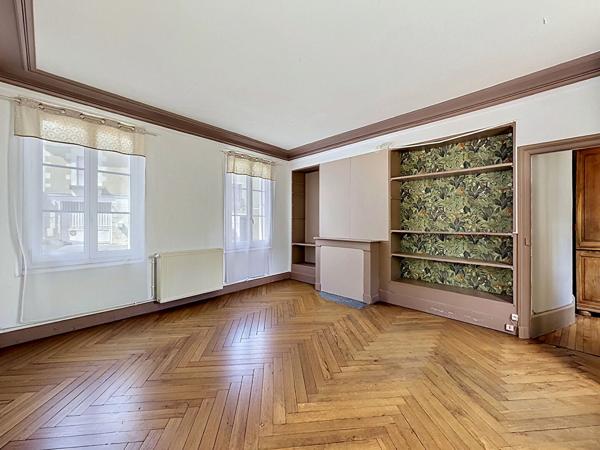 Achat maison bourgeoise sur Poce Sur Cisse 164 m²  sur un parc de 2765 m²