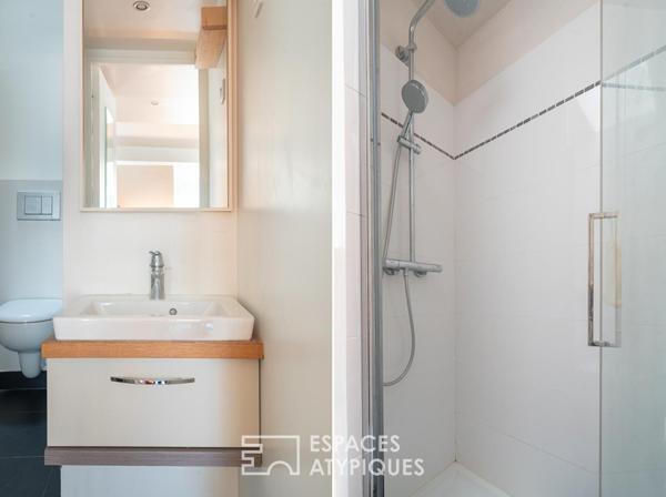 Appartement en dernier étage lumineux à deux pas de la Place des Vosges