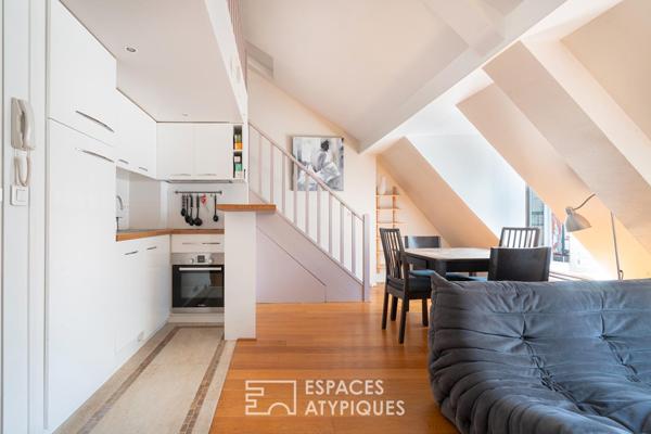 Appartement en dernier étage lumineux à deux pas de la Place des Vosges
