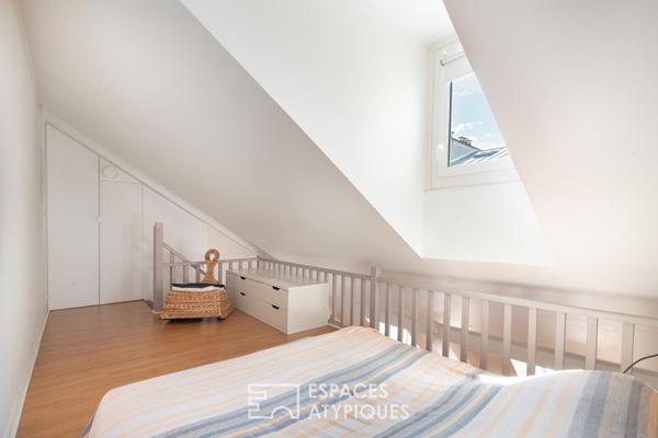 Appartement en dernier étage lumineux à deux pas de la Place des Vosges