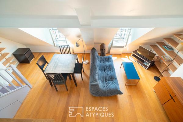 Appartement en dernier étage lumineux à deux pas de la Place des Vosges