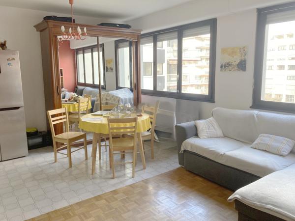 ALBIGNY   Grand studio avec potentiel, à deux pas du lac d'A