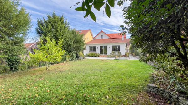 Maison Brunoy 6 pièces et 3 chambres, bureau.