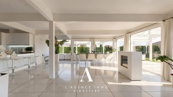 Villa d’Exception T7 Piscine Sous-Sol Aménagé Prestations Haut de Gamme Prévessin-Moëns 01280