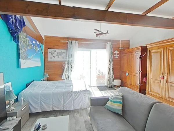 Vente                                                      Maison
                        
                     5 pièces                      129 m2                     à Castres