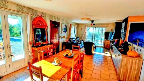 Vente                                                      Maison
                        
                     5 pièces                      129 m2                     à Castres