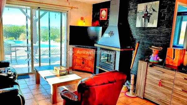 Vente                                                      Maison
                        
                     5 pièces                      129 m2                     à Castres