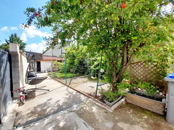 Argenteuil Centre Ville maison Plain pied 2 pièces,1 chambre , dépendance et jardin €214 700 ** - Référence 4330