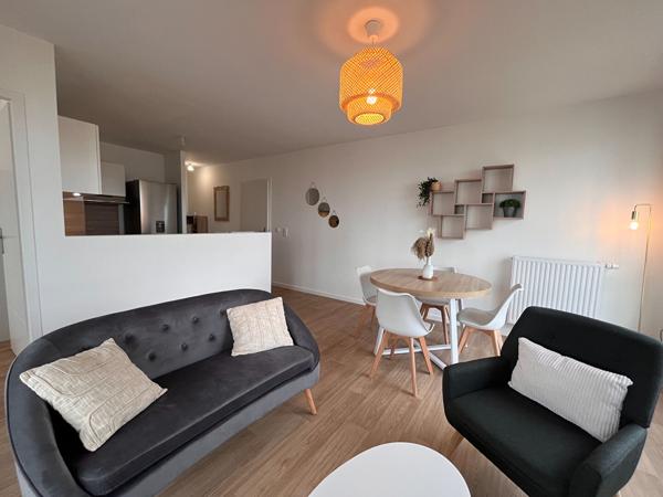 A LOUER - Appartement meublé de type 3 avec terrasse et parking Hauts de St Aubin