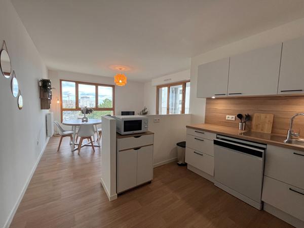 A LOUER - Appartement meublé de type 3 avec terrasse et parking Hauts de St Aubin