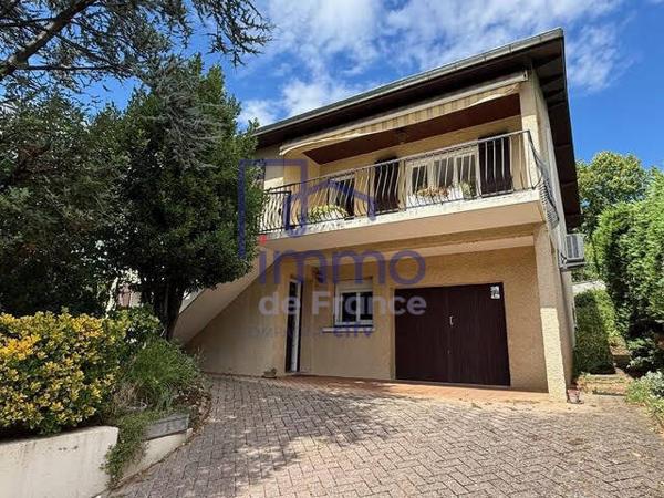 Saint-Priest, quartier des Marendiers, maison individuelle de 13