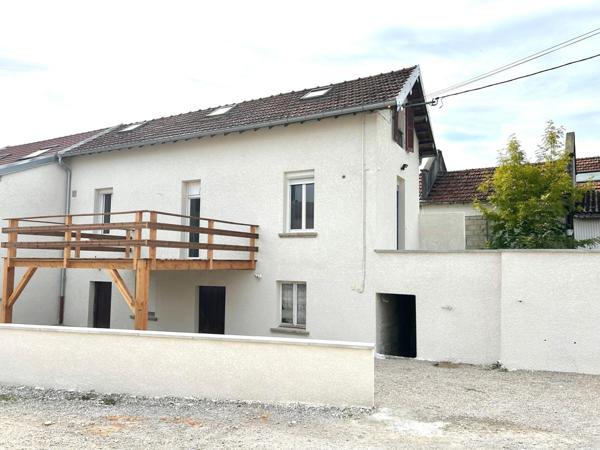 Maison à CHAMPAGNOLE, 39300 - 3 pièces 80m²