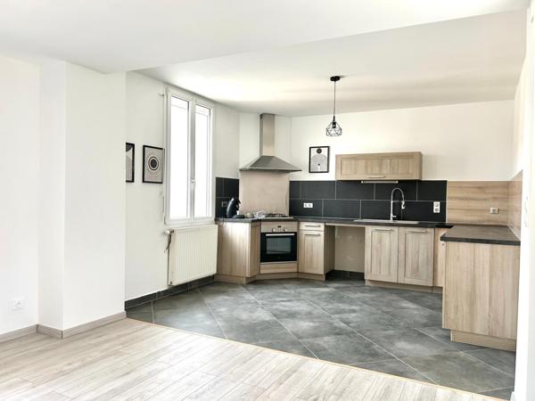 Maison à CHAMPAGNOLE, 39300 - 3 pièces 80m²