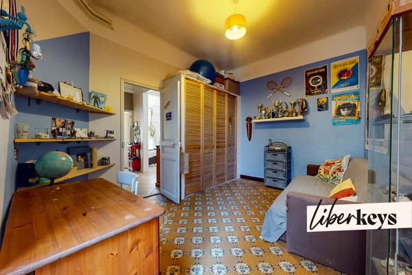 Aubagne centre T4 atypique ~87m² avec terrasse ~16m² et des rangements