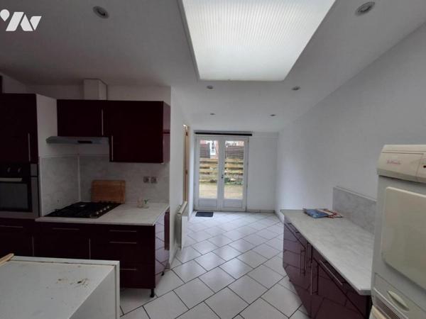 LILLE proche CHU EURASANTE Maison 83m² habitables -3 chambres -cave et grande  TERRASSE SUD