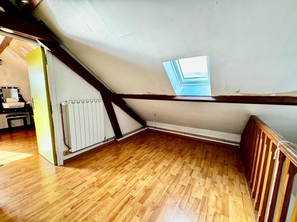 Maison individuelle 119 m2 - 725 m2 terrain- 3 chambres- sous-sol total- Rosny-sur-Seine