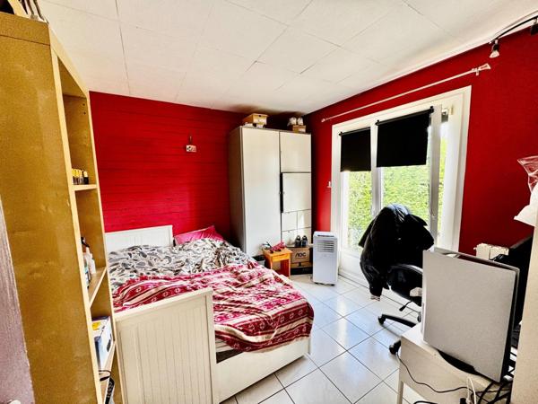 Maison individuelle 119 m2 - 725 m2 terrain- 3 chambres- sous-sol total- Rosny-sur-Seine