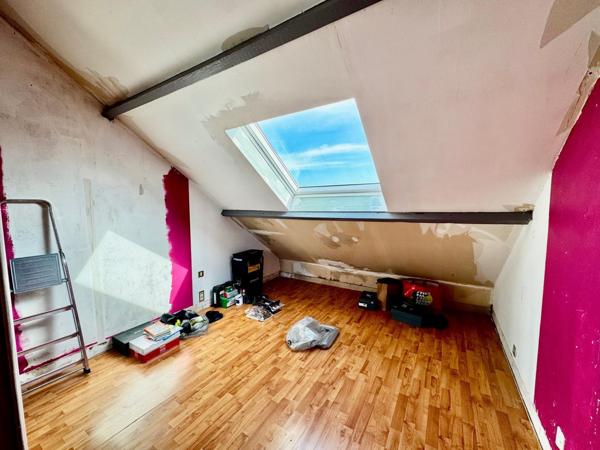 Maison individuelle 119 m2 - 725 m2 terrain- 3 chambres- sous-sol total- Rosny-sur-Seine