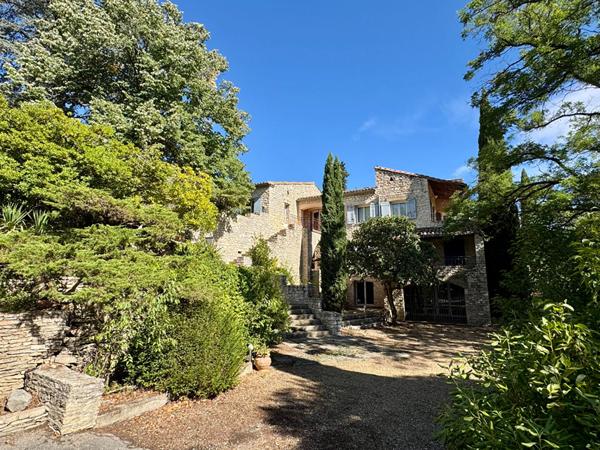 Maison NIMES 11 pièce(s) 558.40 m2