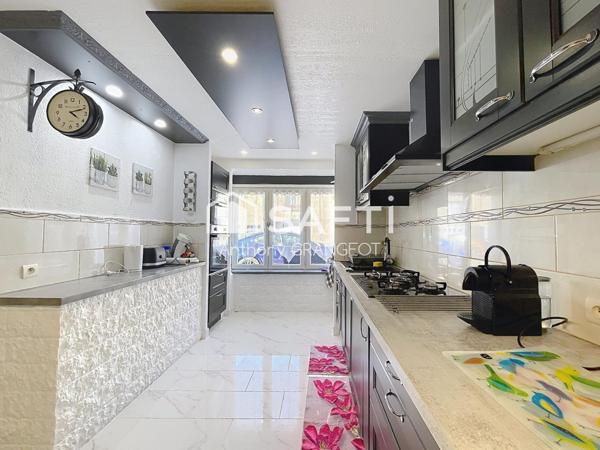 Maison de ville familiale, 224M², jardin, piscine VENDUE MEUBLEE