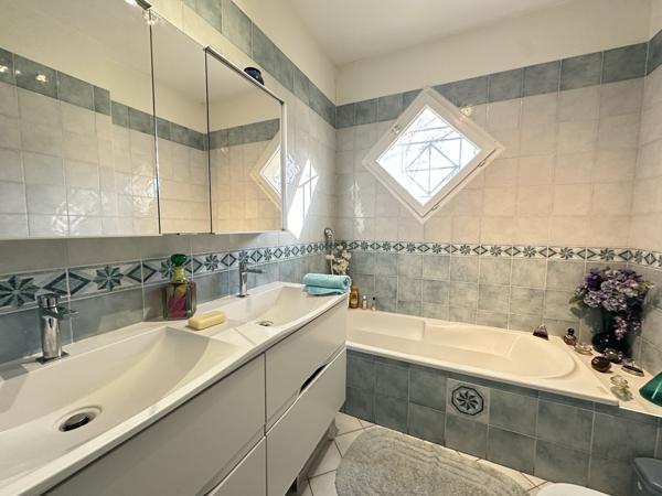 Maison T6 de 150m² (4 chambres et un bureau)