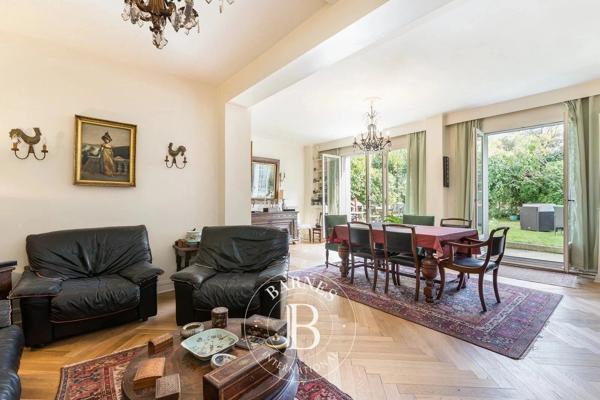 Saint-Cloud, Maison 6 Chambres -  323 m² à vendre