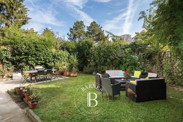 Saint-Cloud, Maison 6 Chambres -  323 m² à vendre