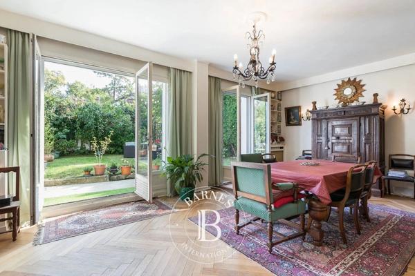 Saint-Cloud, Maison 6 Chambres -  323 m² à vendre