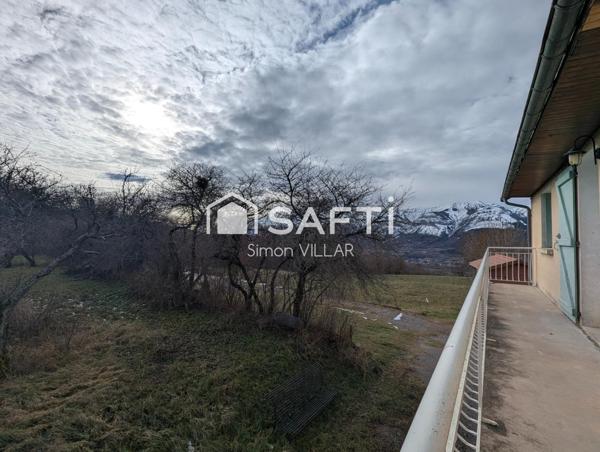 Maison avec bien exposé avec une vue dégagée