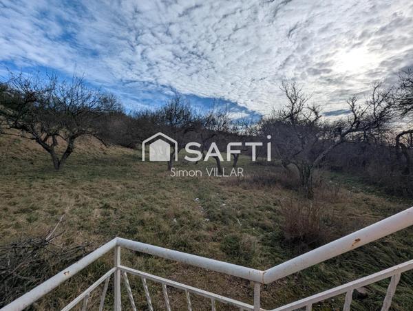 Maison avec bien exposé avec une vue dégagée