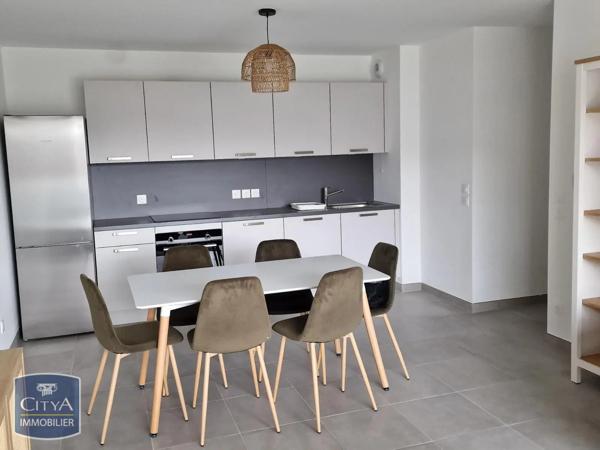 Appartement à louer 3 pièces 62.83m² Saint-Genis-Pouilly (01630)