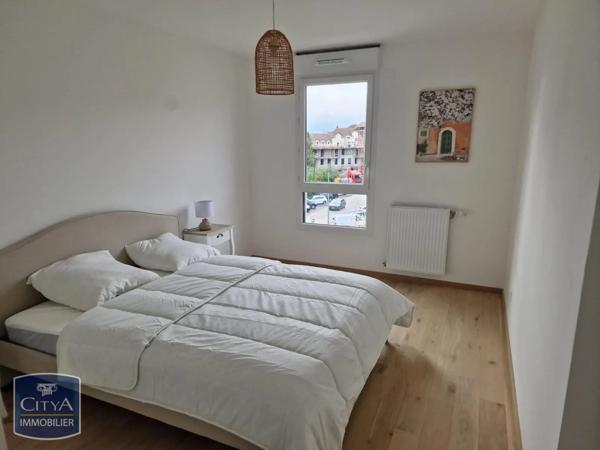 Appartement à louer 3 pièces 62.83m² Saint-Genis-Pouilly (01630)
