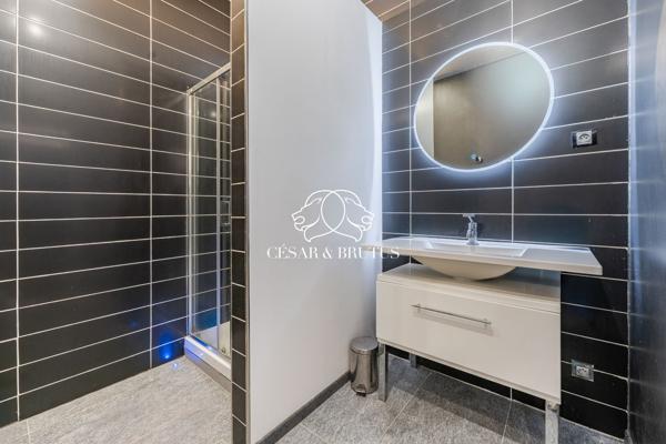 LYON 03 – Appartement 6 pièces de 153 m² avec balcon, caves et grenier