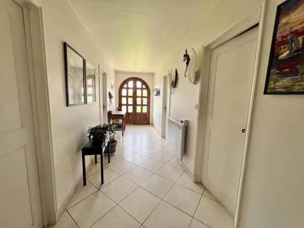 Vaste maison de 250 m² sur un terrain de 1000 m²