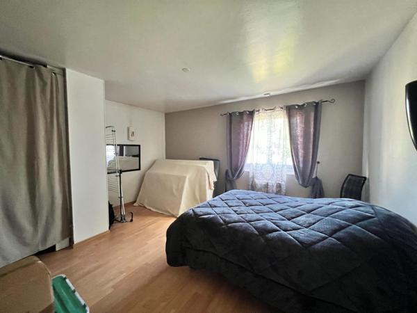 Vaste maison de 250 m² sur un terrain de 1000 m²