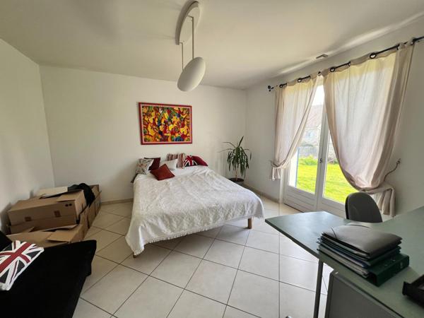 Vaste maison de 250 m² sur un terrain de 1000 m²