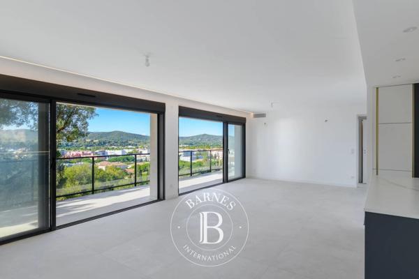 Le Lavandou, Appartement 3 Chambres -  101 m² à vendre