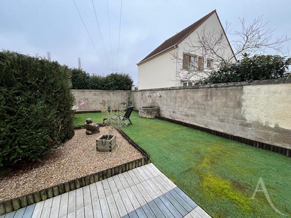 Maison Porcheville 5 pièce(s) 85 m2, Jardin et garage.