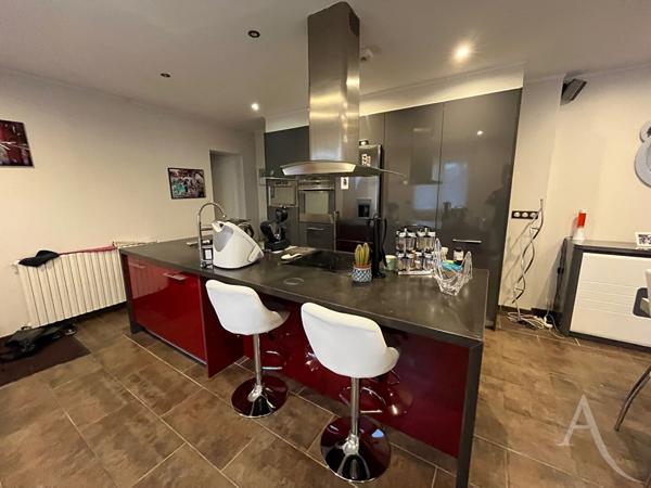 Maison Porcheville 5 pièce(s) 85 m2, Jardin et garage.