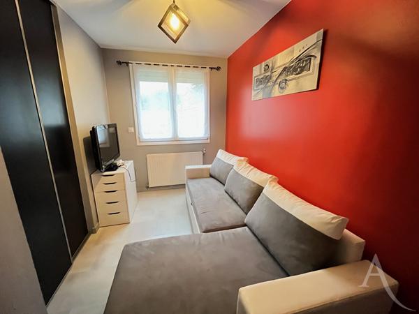 Maison Porcheville 5 pièce(s) 85 m2, Jardin et garage.