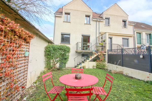 Pavillon au calme et proche du RER B