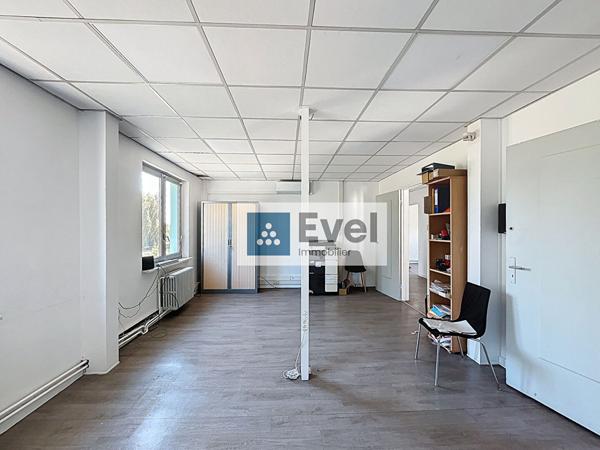 À LOUER  Spacieux local professionnel de 204 m² Route de Carling, Saint-Avold