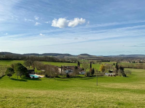 Domaine équestre d’exception sur 40 hectares — Authenticité, nature et passion proche de Penne d’Agenais (47)