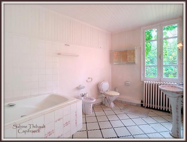 Dpt Indre et Loire (37), à vendre MARCILLY SUR MAULNE maison 7 pièces - 173 m2 - Terrain clos