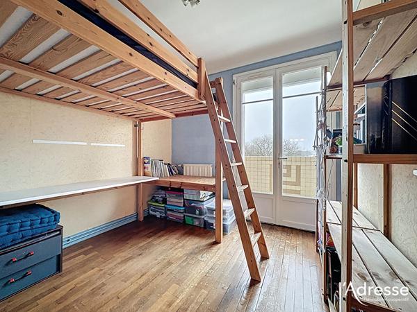 Maison COMMER de 140 m², cinq chambres.